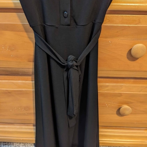 The Perfect "Little Black Dress" - Picture 3 of 4